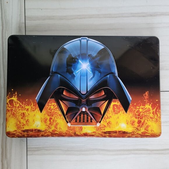 Trivial Pursuit Star Wars DVD Saga Edition 2005 Toys R Us Exclusive Tin COA - Picture 1 of 12
